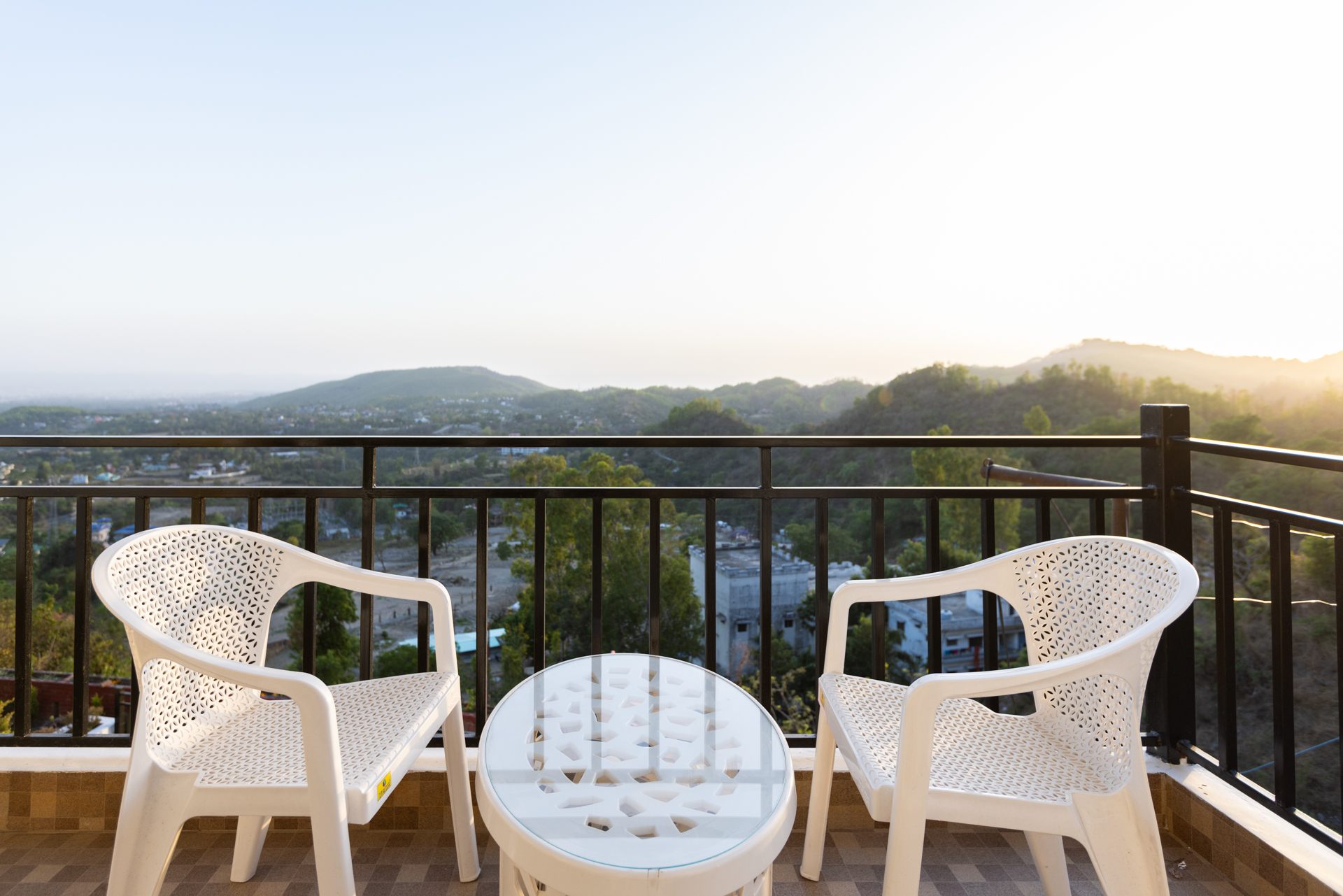 Deluxe room - Seating Area - Tara Villa